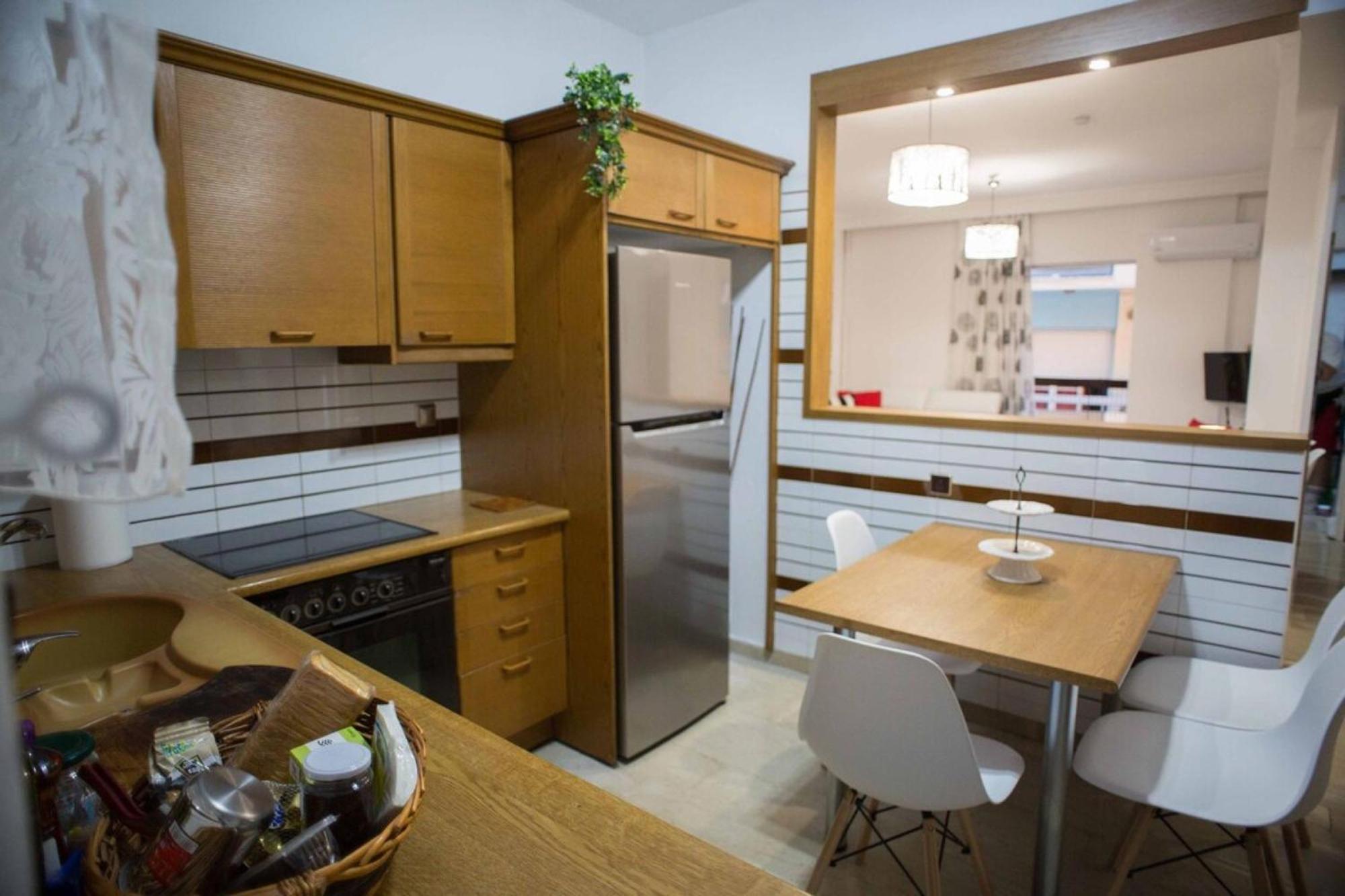 Cozy Apartment With Sea View Next To Marina Zeas Piraeus Exterior photo