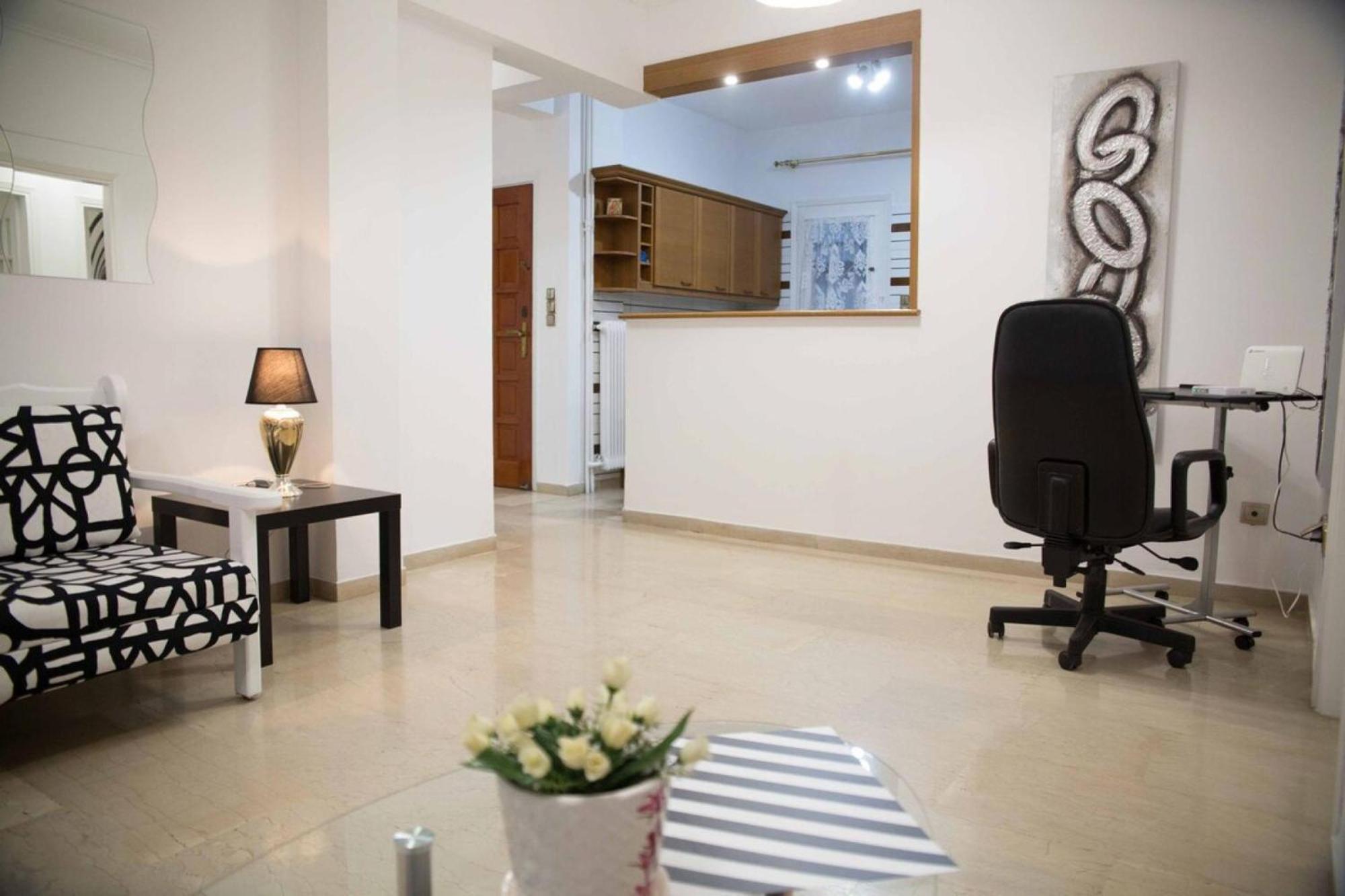 Cozy Apartment With Sea View Next To Marina Zeas Piraeus Exterior photo